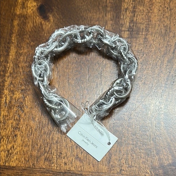 Silver Chain Link Bracelet - Picture 3 of 8